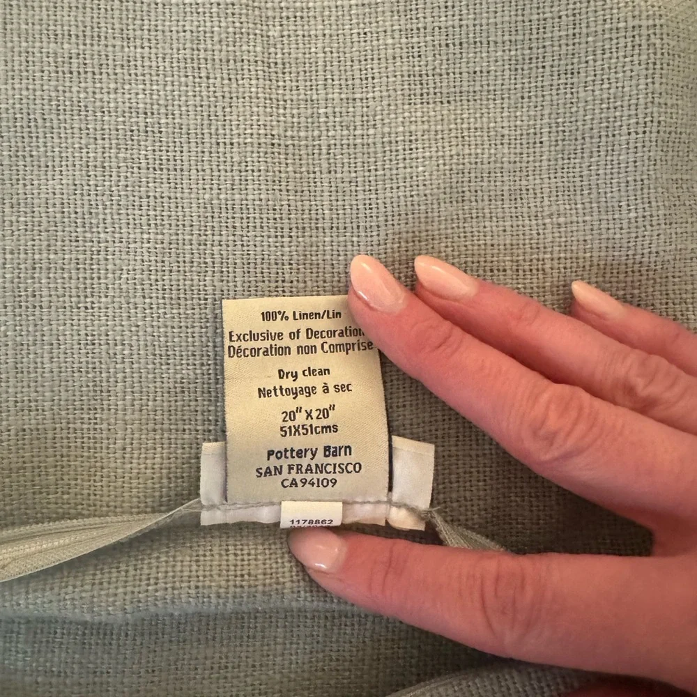 Pottery barn 20x20inch light blue tonal linen flange pillow cover.